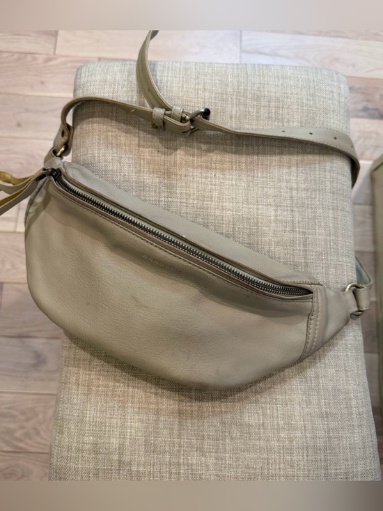 Mandrn Handbags - Mandrn leather crossbody